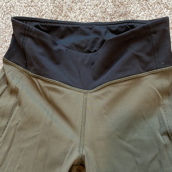 Lululemon wunderunder leggings size 6 - Picture 2 of 6